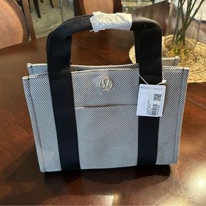 SOLD OUT LULULEMON Two Tone Canvas Tote Bag  4.5L